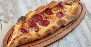 Kaşarlı Sucuklu Yumurtalı Pide